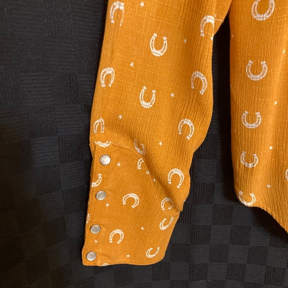 Idylwind Miranda Lambert Fringed shirt - Picture 3 of 9